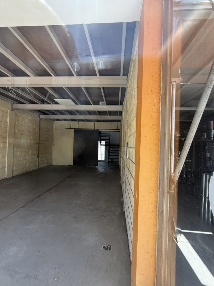 IMPORTANTE LOCAL EN ALQUILER