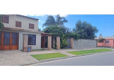 OPORTUNIDAD DE INVERSION ! CASA EN VENTA CON EXCELENTE POTENCIAL DE RENTA